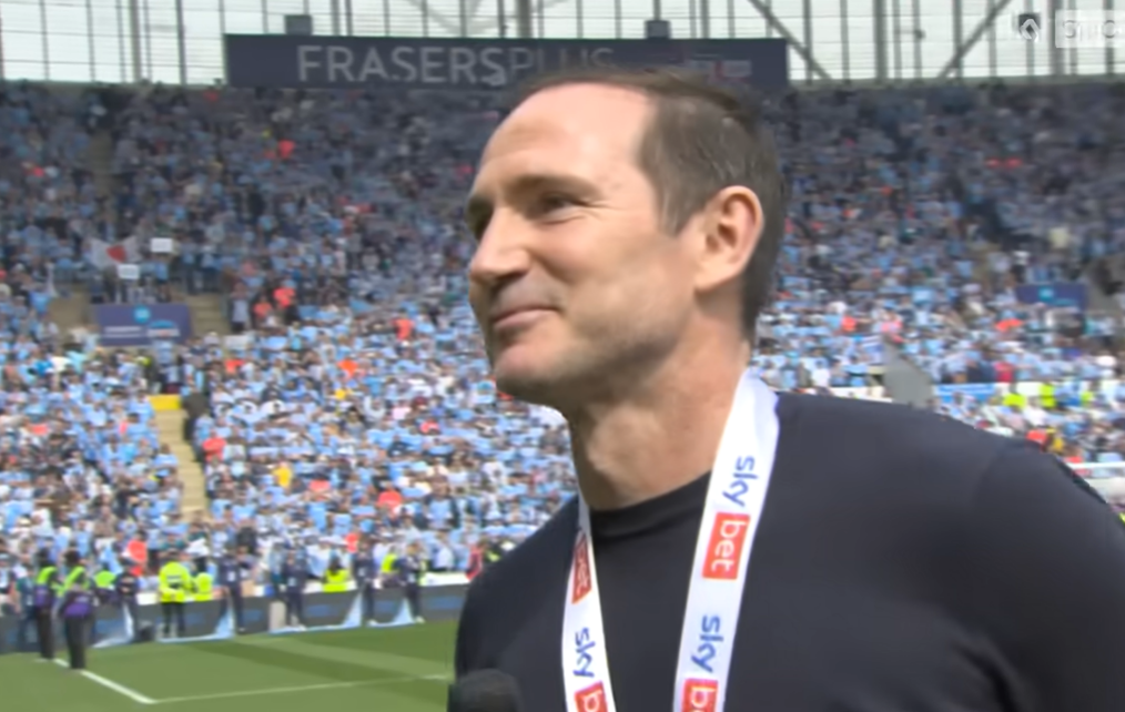 Frank Lampard é eleito técnico do ano na Inglaterra após levar Coventry City de volta à Premier League