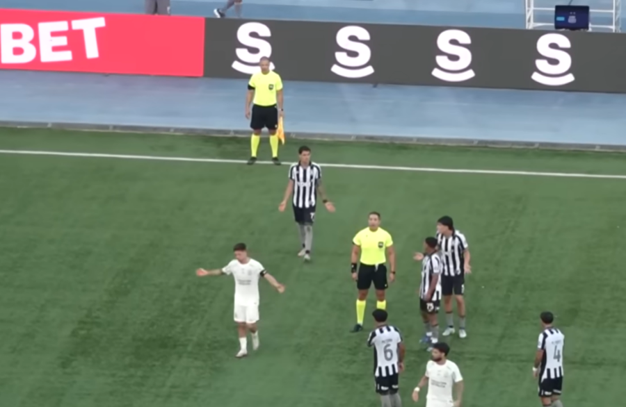 Arthur Cabral decide, Botafogo vence o Corinthians e empurra Timão para o Z-4 do Brasileirão