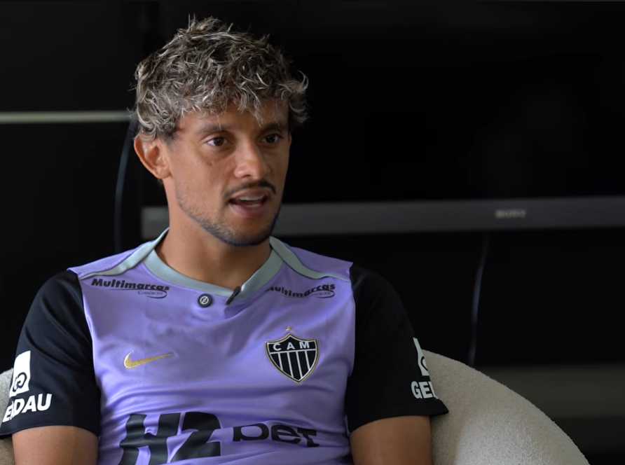 Gustavo Scarpa passa por cirurgia no joelho e vira preocupação no Atlético-MG
