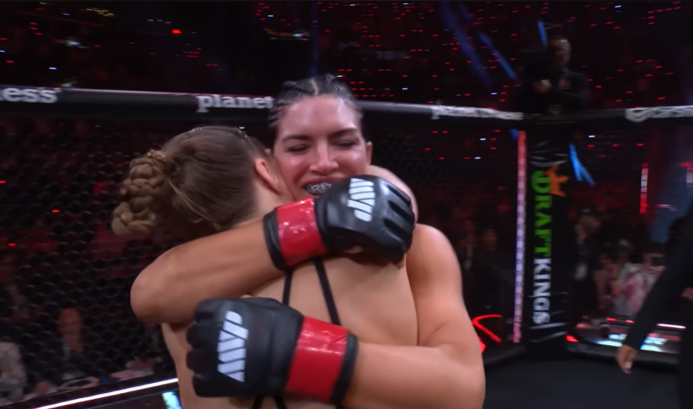 Ronda Rousey finaliza Gina Carano em 17 segundos e encerra retorno histórico ao MMA