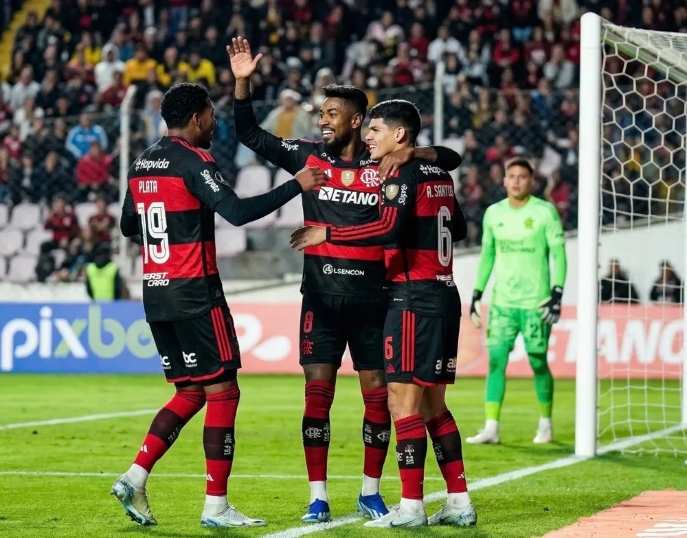 Flamengo vence Cusco na altitude, estreia com triunfo na Libertadores, mas VAR vira alvo de críticas na imprensa europeia