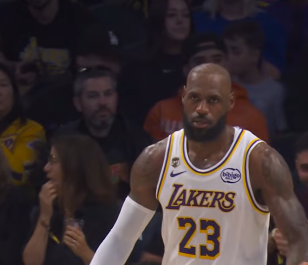 LeBron reage com irritação após derrota dos Lakers e cita ausência de Doncic: “Estamos sem 37 pontos”