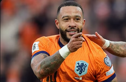 Koeman projeta retorno de Memphis Depay antes da Copa do Mundo