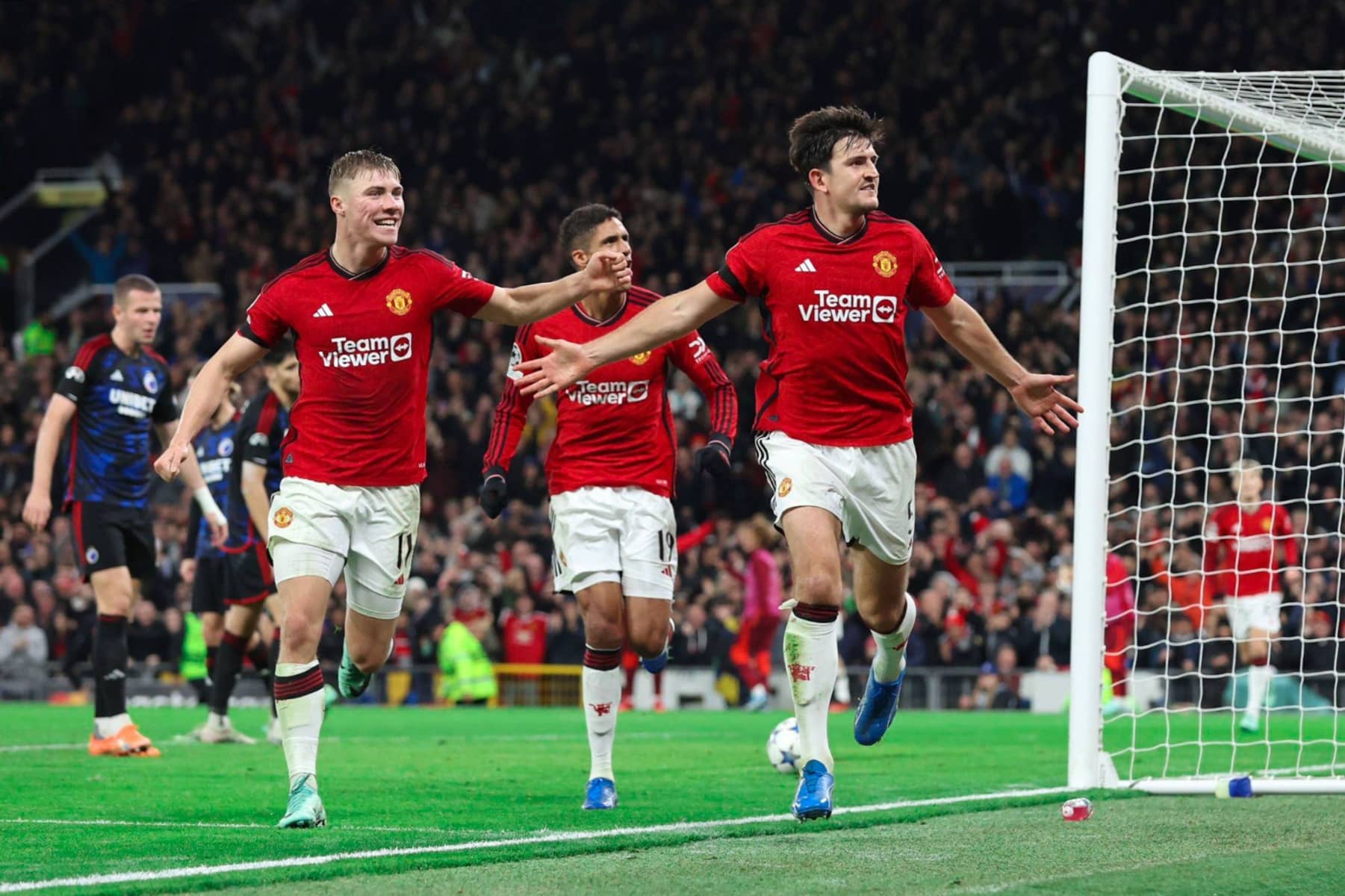 Manchester United renova contrato de Harry Maguire até 2027 após retomada de protagonismo