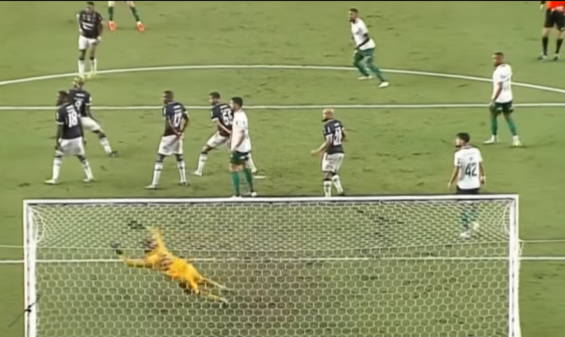 Palmeiras empata com o Remo em jogo marcado por chuva, expulsão e gol anulado no fim