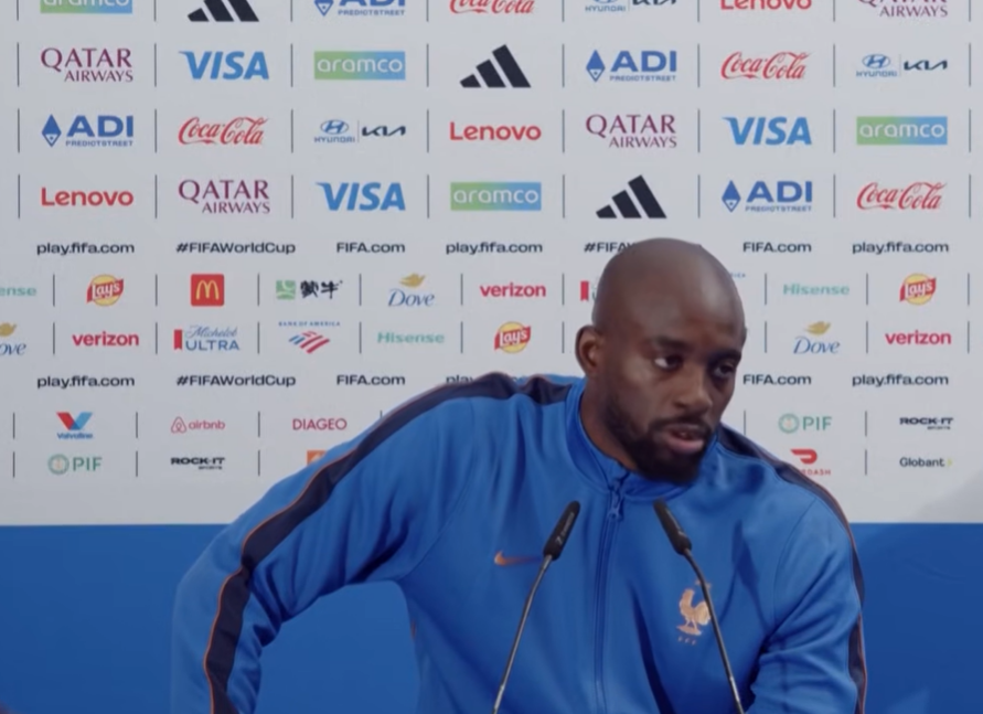 Upamecano sai em defesa de Mbappé e cobra punição após ataque racista antes de França x Marrocos