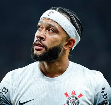 Memphis Depay publica mensagens enigmáticas em meio à negociação para renovar com o Corinthians