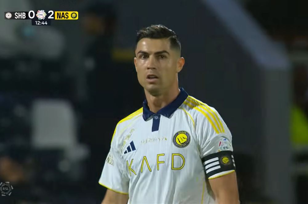 Cristiano Ronaldo chega a 971 gols e deixa marca histórica ainda mais próxima no futebol mundial