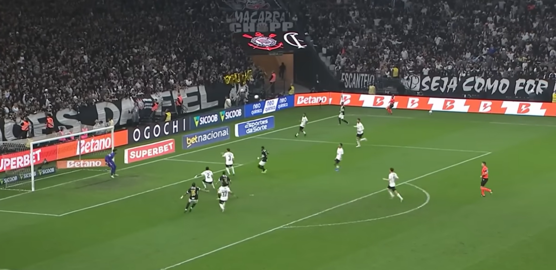 Corinthians vence Atlético-MG no fim e ganha fôlego no Brasileirão
