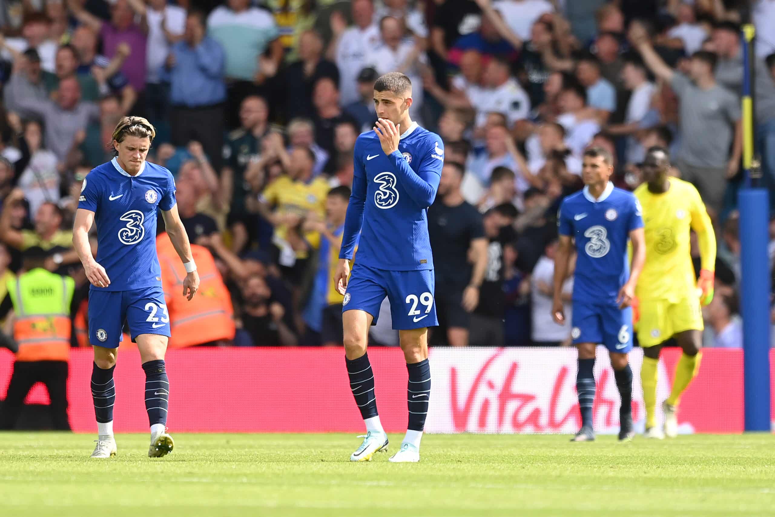 Rosenior dispara após nova derrota do Chelsea: “Atuação foi inaceitável” e crise histórica se agrava na Premier League