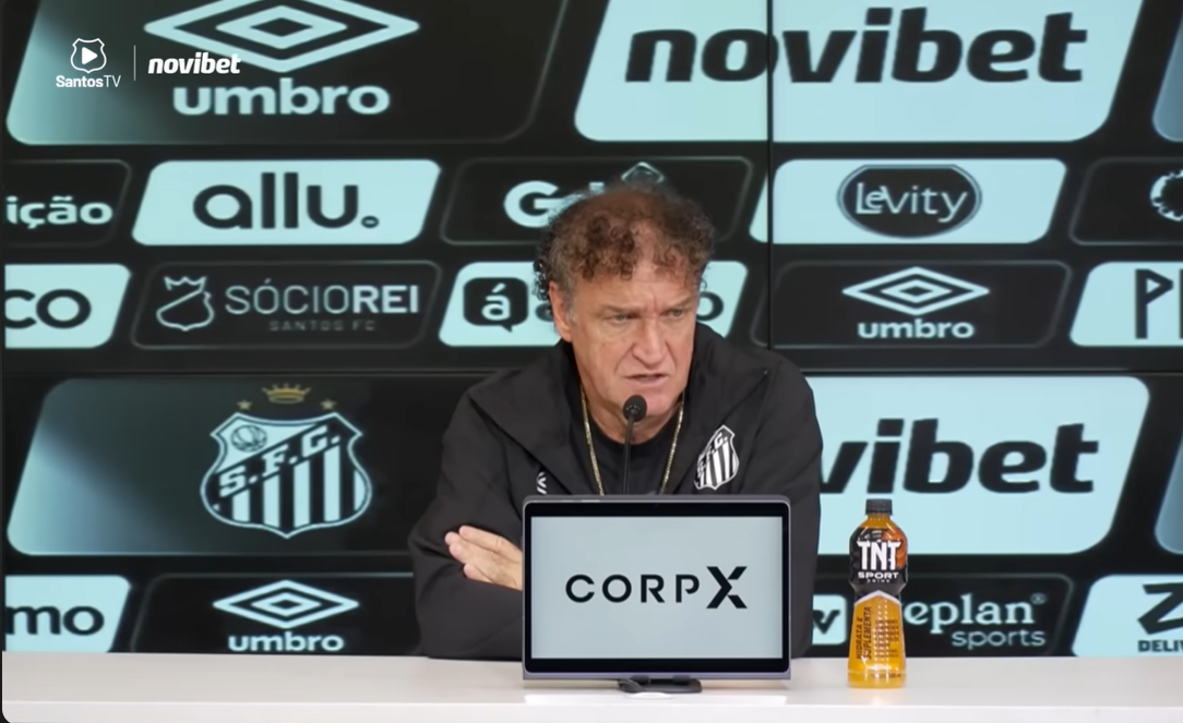 Neymar sente pancada, se irrita com erro da arbitragem e pode desfalcar o Santos na Sul-Americana