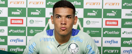 Palmeiras acerta venda de Naves ao Necaxa; zagueiro assina por quatro temporadas no México