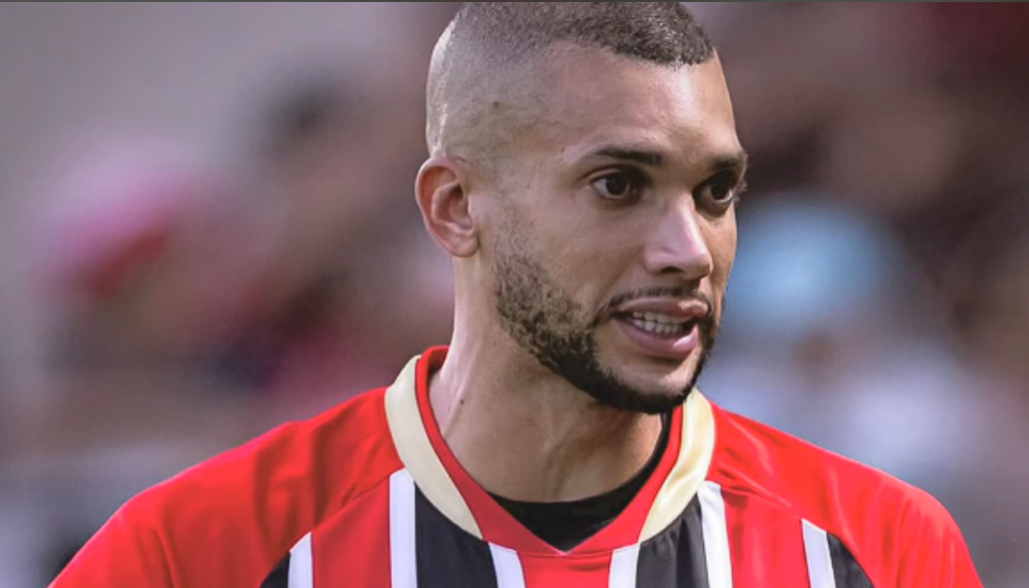 São Paulo rescinde com Dória após ameaças; zagueiro deixa o clube antes do fim do contrato