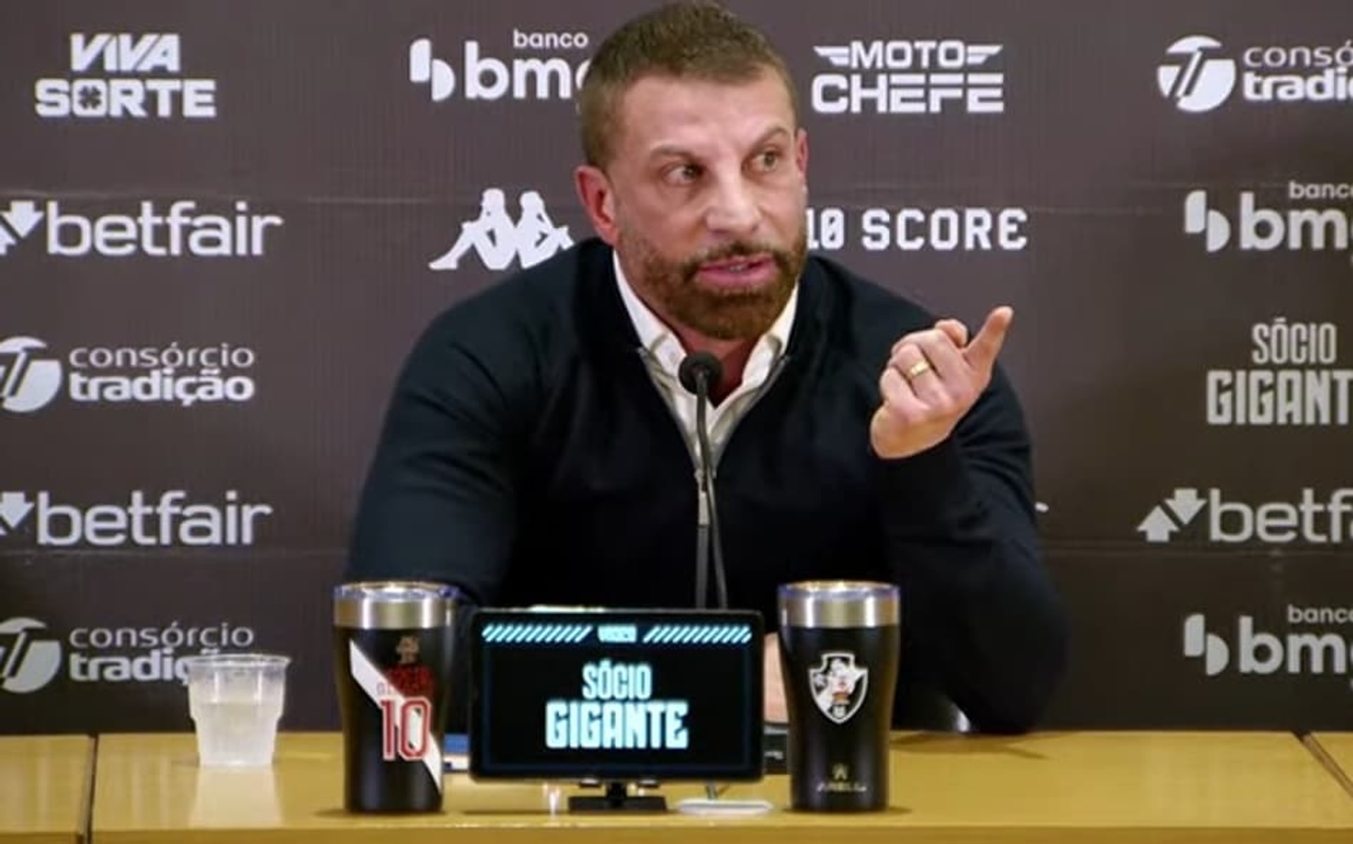 Pedrinho rebate Textor e presidente do Flamengo após reunião sobre liga única no futebol brasileiro