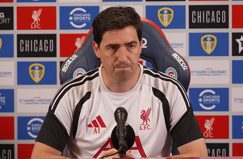 Liverpool no mercado: Iraola admite necessidade de reforços e prioriza contratação de ponta