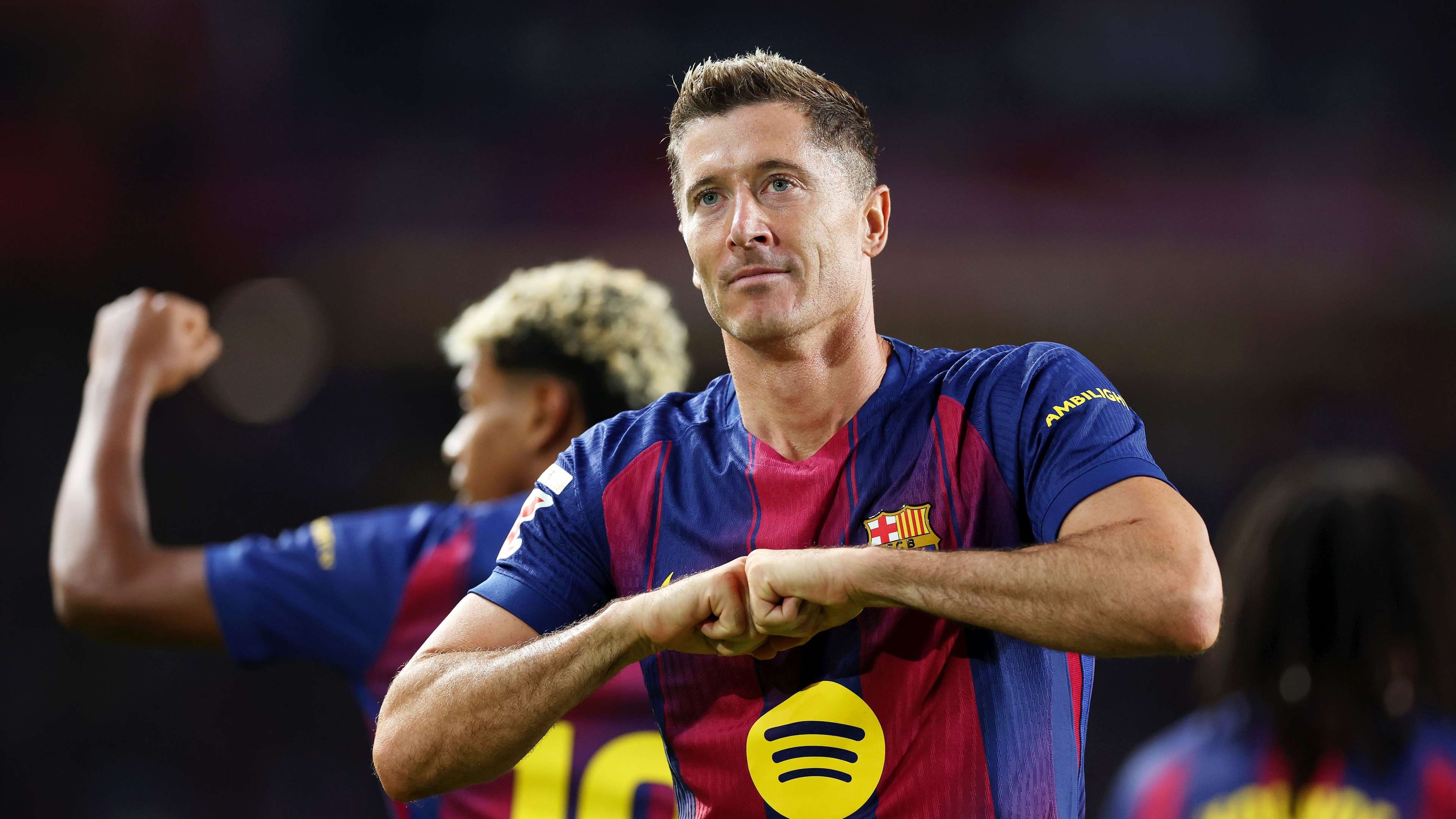 ESPN: Barcelona Consider Contract Extension for 37-Year-Old Lewandowski