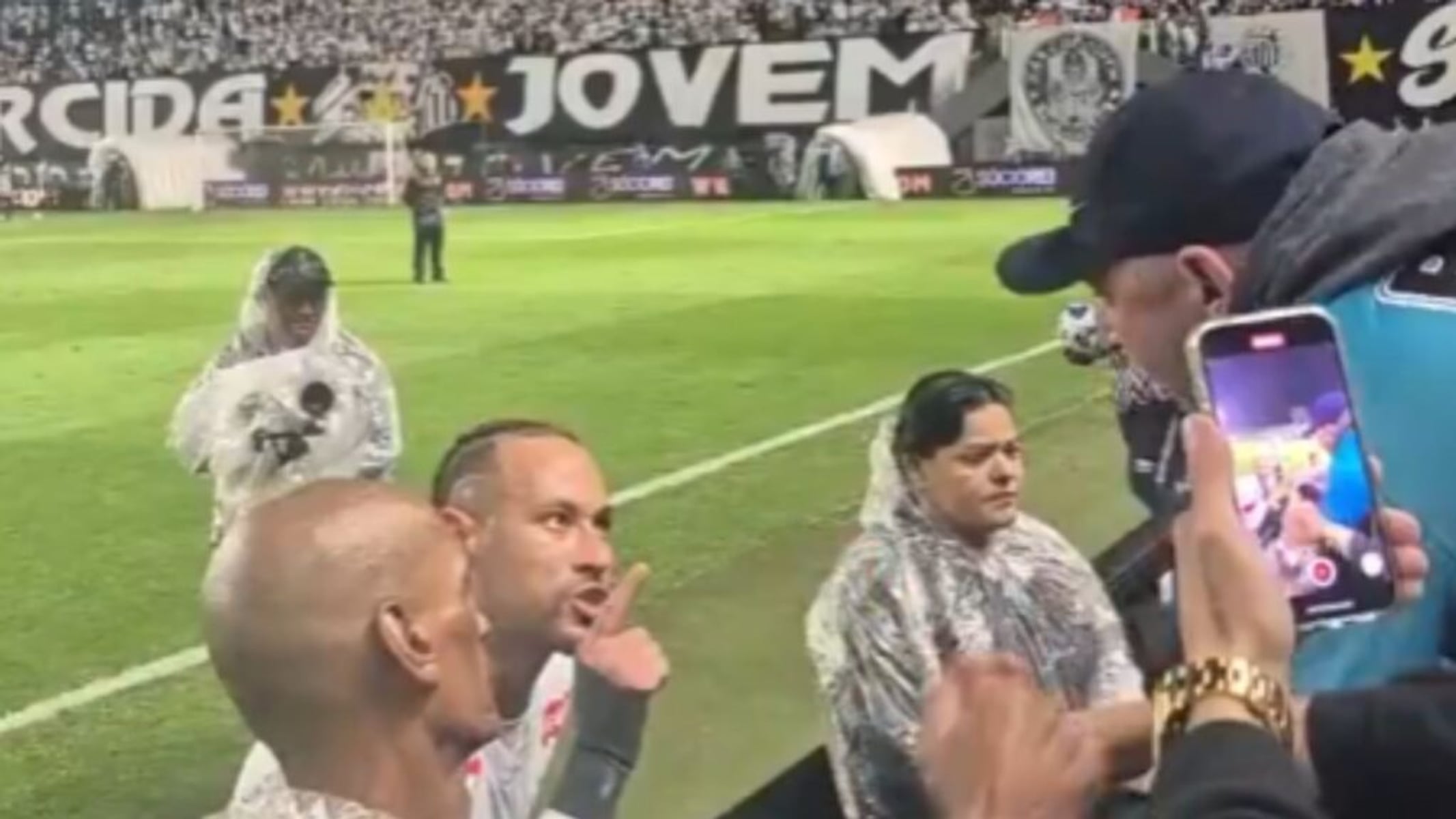 Neymar marca, discute com torcida e Santos só empata com Recoleta na Sul-Americana