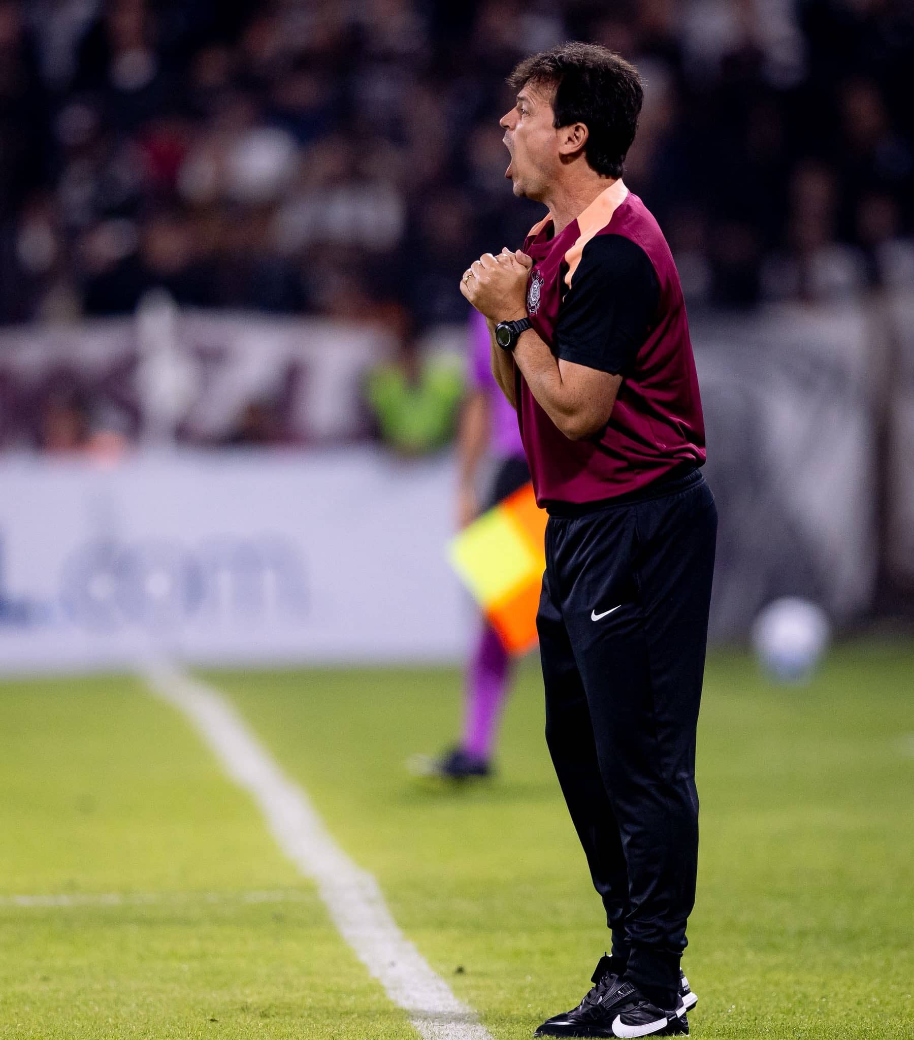 Corinthians estreia com vitória na Libertadores sob comando de Fernando Diniz e vence o Platense fora de casa