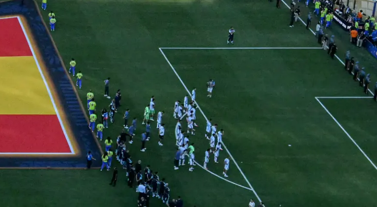 Imprensa espanhola detona atitude da Argentina após final da Copa: "Falta de respeito"