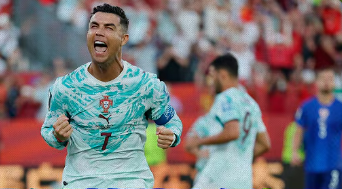 Portugal vira sobre a Croácia com gol nos acréscimos e enfrentará a Espanha nas oitavas da Copa