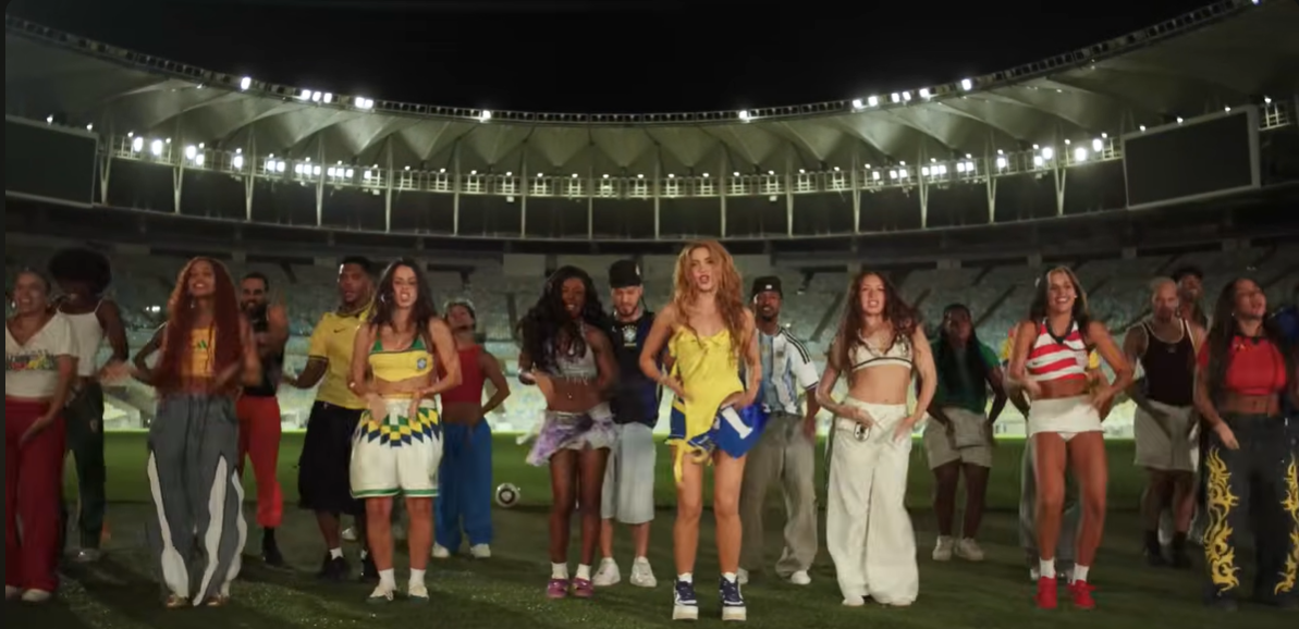 Shakira anuncia música oficial da Copa do Mundo e grava clipe no Maracanã