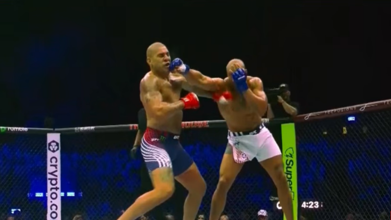 Após nocaute no UFC Freedom 250, Poatan abre o jogo sobre futuro: “Esse é o risco”