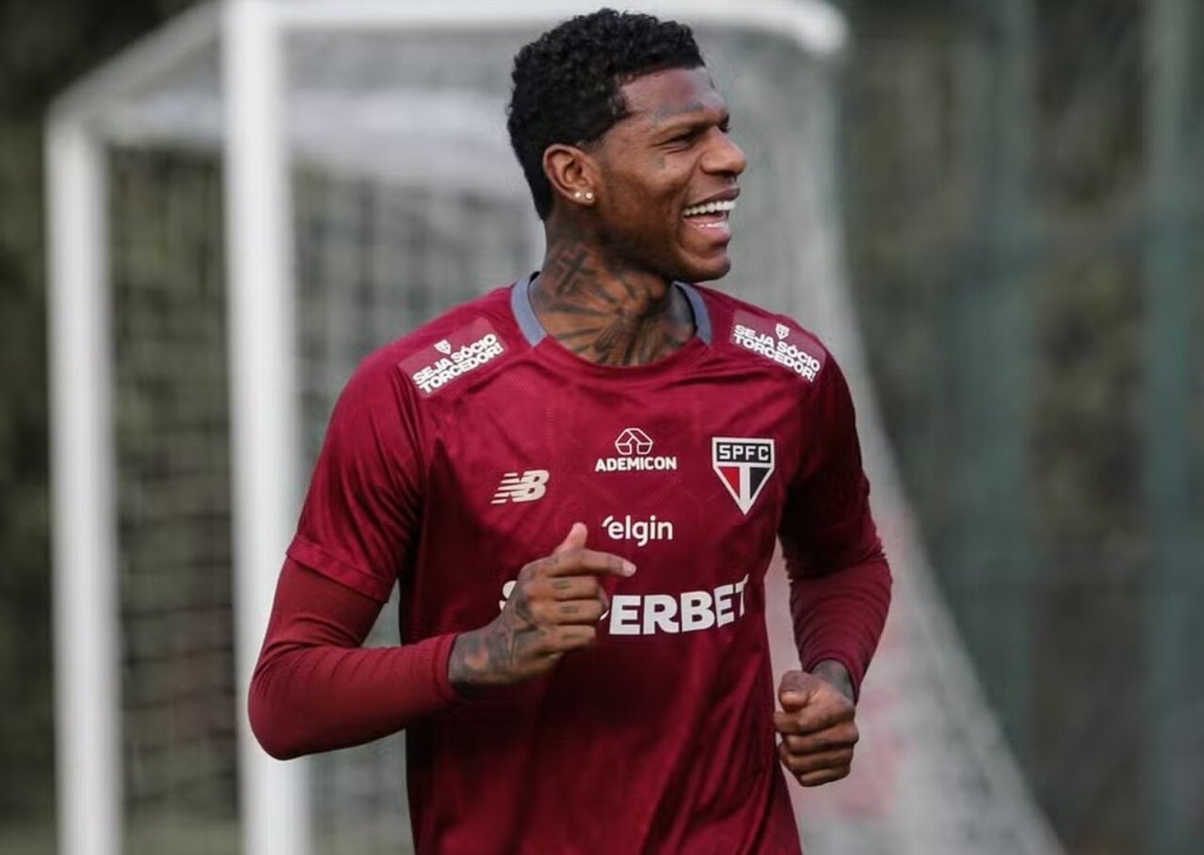 São Paulo dá ultimato a Arboleda e pode rescindir contrato por abandono