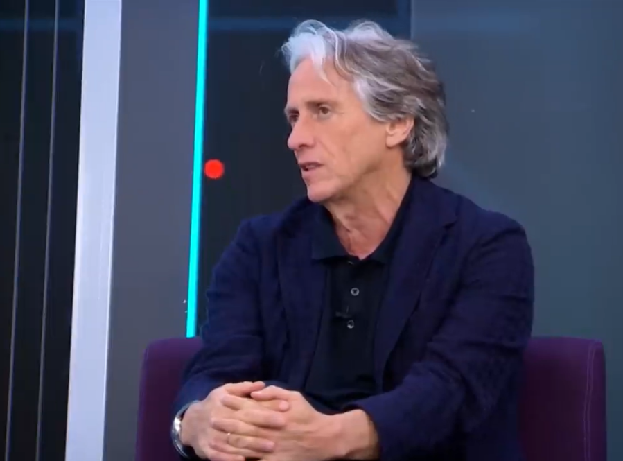 Portugal anuncia saída de Roberto Martínez e acerta com Jorge Jesus até 2030, diz jornal