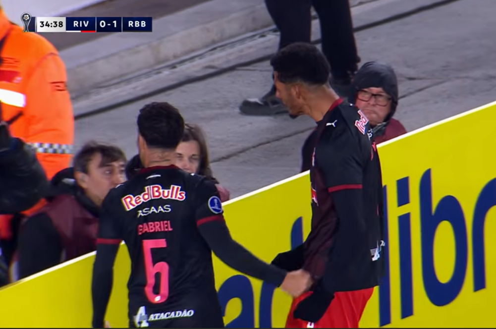 Bragantino sofre gol no fim, empata com River Plate e segue vivo na Sul-Americana