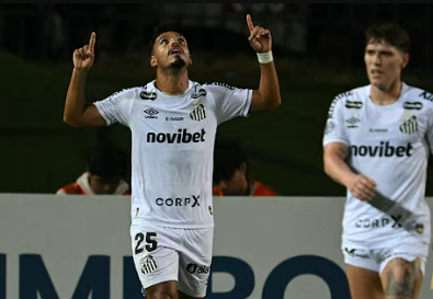Santos goleia Universidad Central fora de casa e fica muito perto das oitavas da Sul-Americana