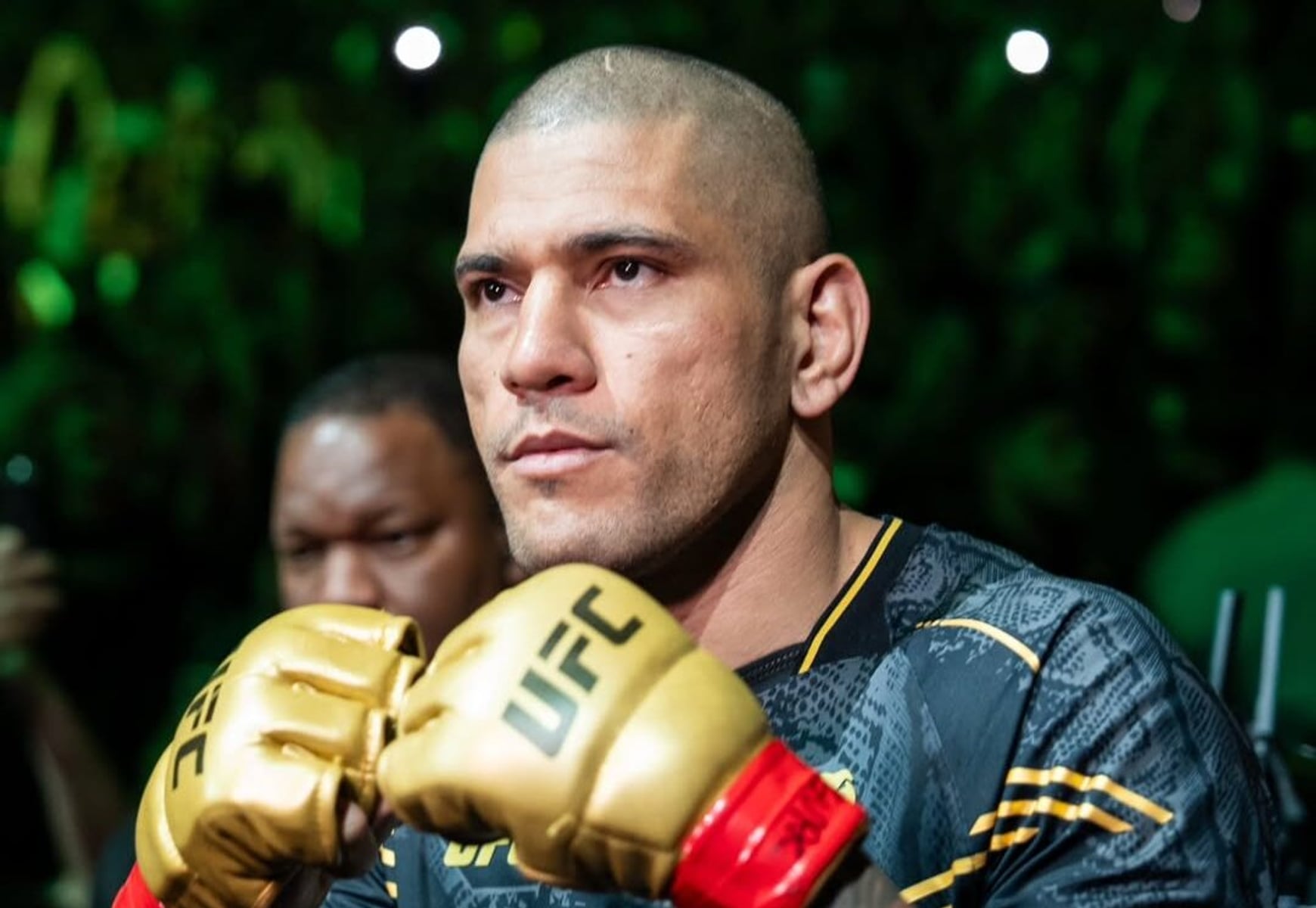 Alex Poatan troca farpas com Melquizael Costa antes do UFC e aquece clima fora do octógono