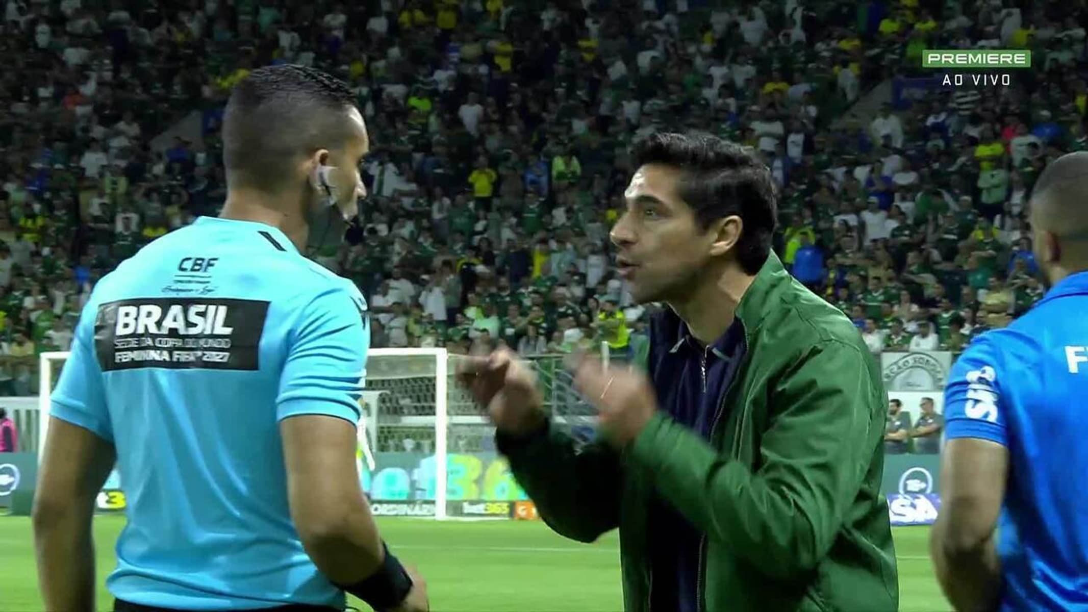 Abel Ferreira concorda com pênalti contra o Palmeiras, mas alfineta VAR e critica gramado após empate na Libertadores