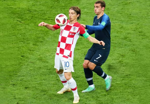 Bilic retorna à Croácia e tenta convencer Modric a adiar aposentadoria