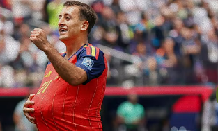 Espanha atropela a Áustria, avança às oitavas da Copa e aguarda Portugal ou Croácia