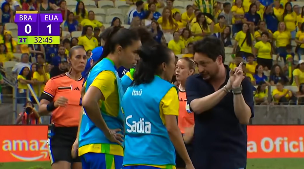 Marta detona arbitragem após derrota do Brasil para os EUA em amistoso marcado por expulsões