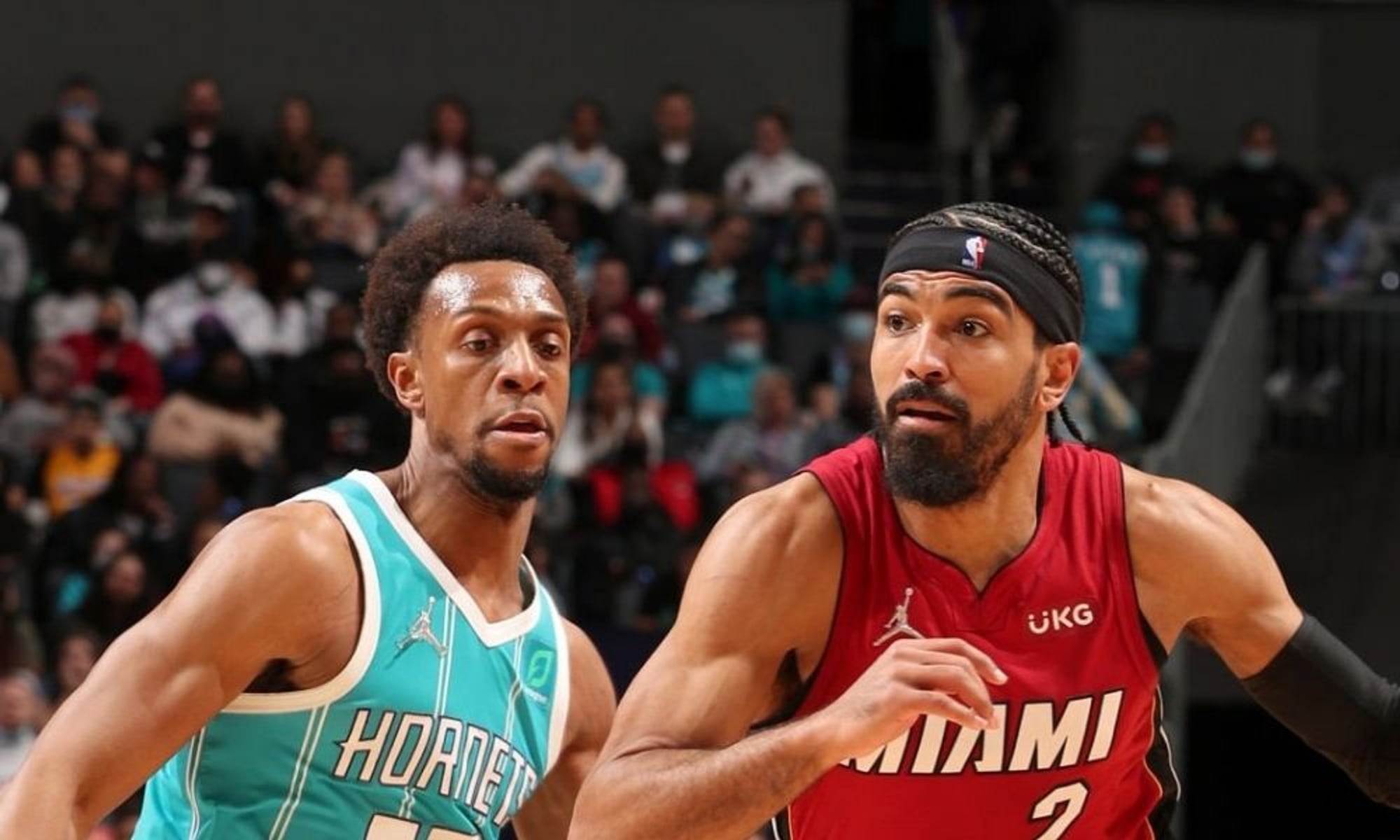 Hornets vencem Heat na prorrogação com herói improvável, avançam no play-in da NBA e geram polêmica