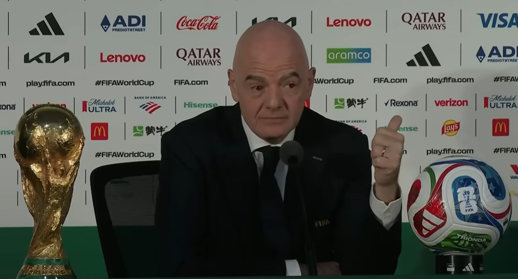 Parlamento Europeu pede investigação contra Infantino após polêmica com suspensão de Balogun na Copa
