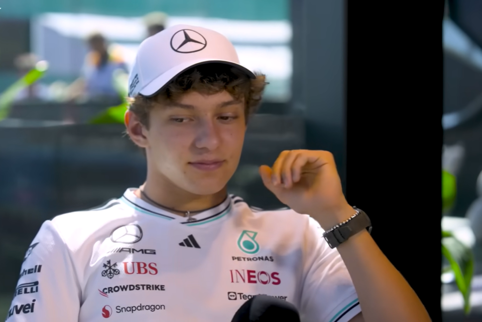 Mercedes assume erro após abandono de Antonelli em Silverstone: “A culpa é nossa”