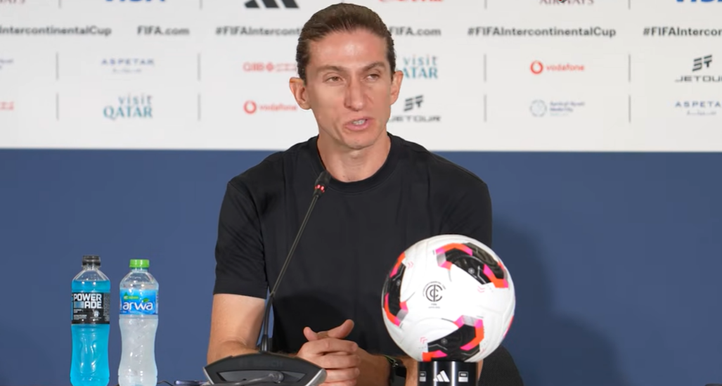 Filipe Luís entra na mira do Bayer Leverkusen após saída do Flamengo, diz imprensa alemã