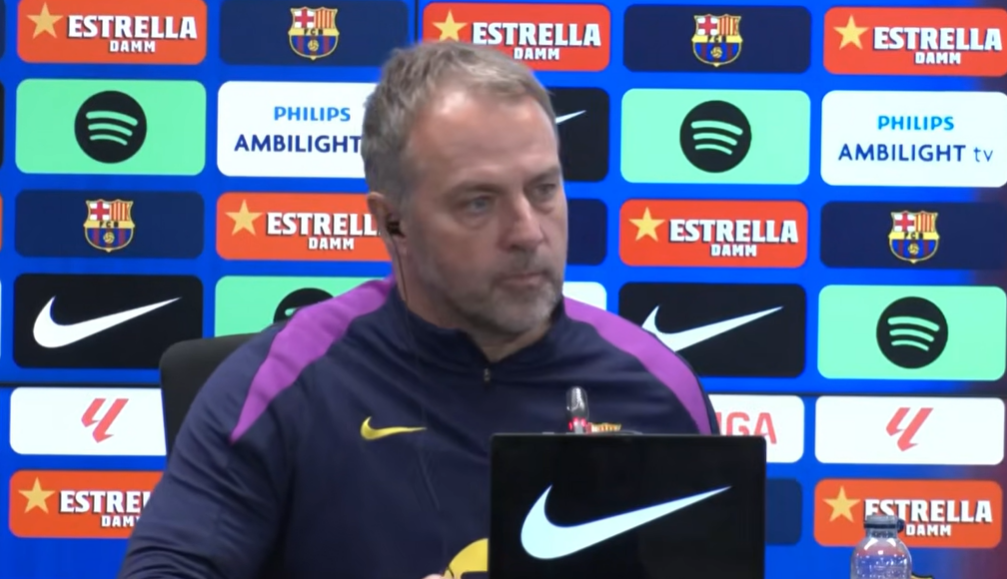 Pai de Hansi Flick morre horas antes de Barcelona x Real Madrid; técnico confirma presença no clássico