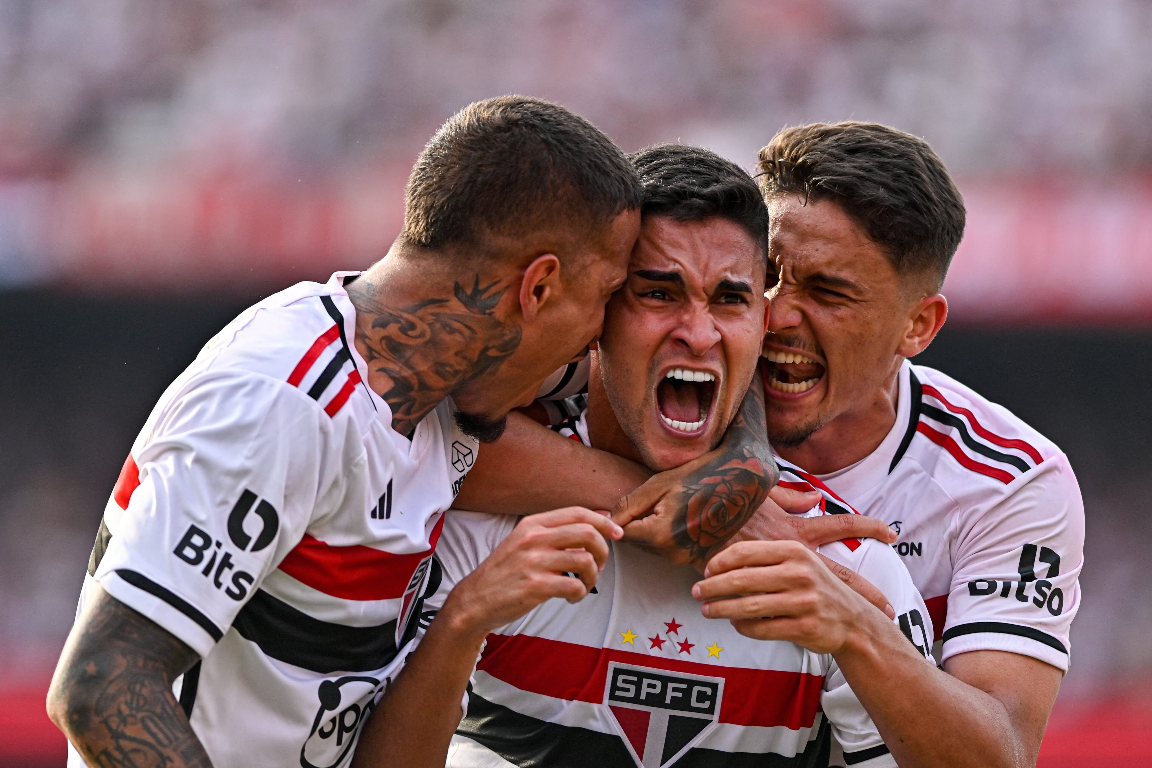 São Paulo vive fase difícil no Brasileirão 2026, perde liderança e liga alerta antes de maratona de jogos