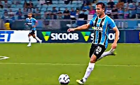 Corinthians mira contratação de Arthur, da Juventus, a pedido de Fernando Diniz; salário é obstáculo