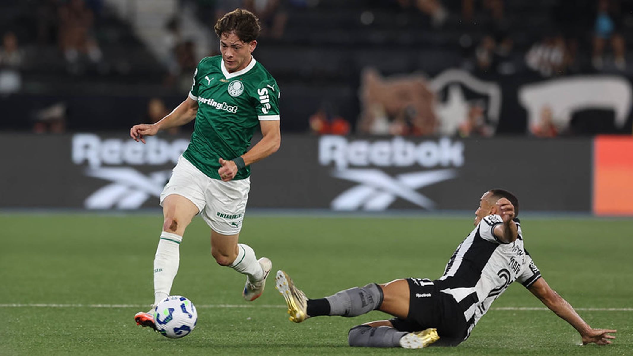 Palmeiras pode ter mudanças contra o Grêmio: Abel ajusta time e lida com desfalques na liderança do Brasileirão