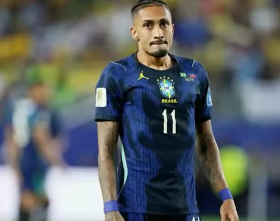 Barcelona monitora recuperação de Raphinha e acompanha evolução do atacante na Seleção Brasileira