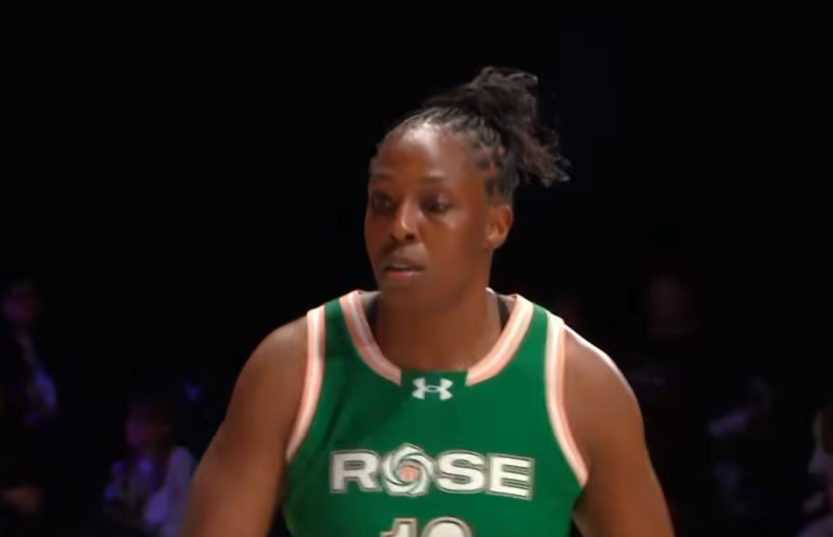 Homem é demitido após enviar mensagem racista à estrela da WNBA Chelsea Gray