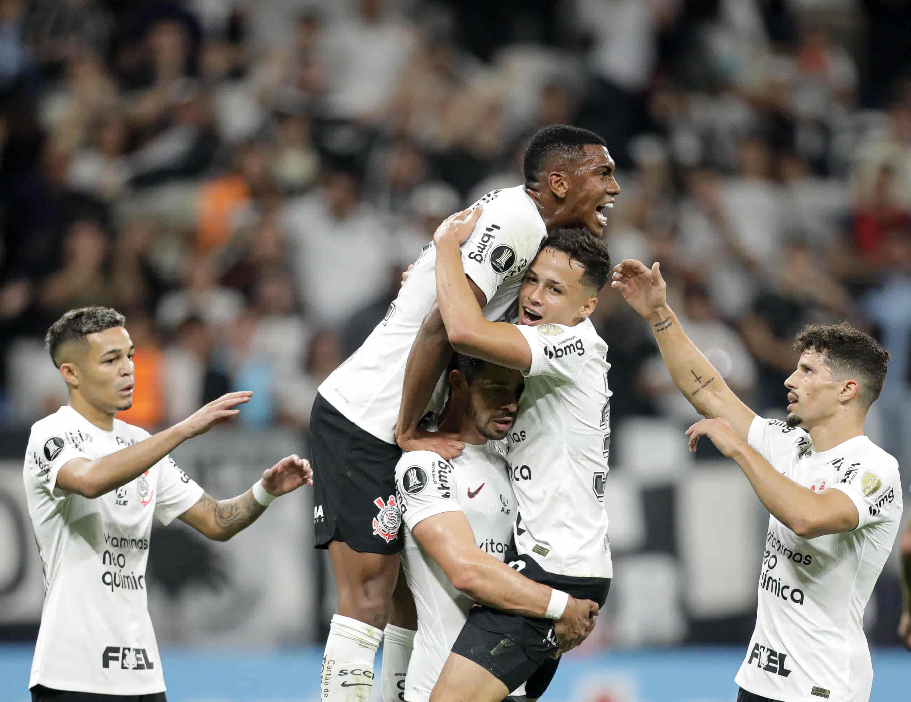 Diniz explica time alternativo do Corinthians, critica 1º tempo e exalta evolução na vitória sobre o Barra pela Copa do Brasil