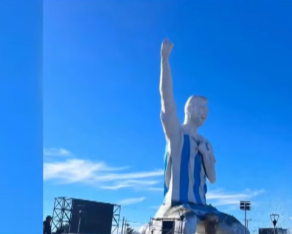 Argentina inaugura estátua de 26 metros em homenagem a Messi, a maior já feita ao craque