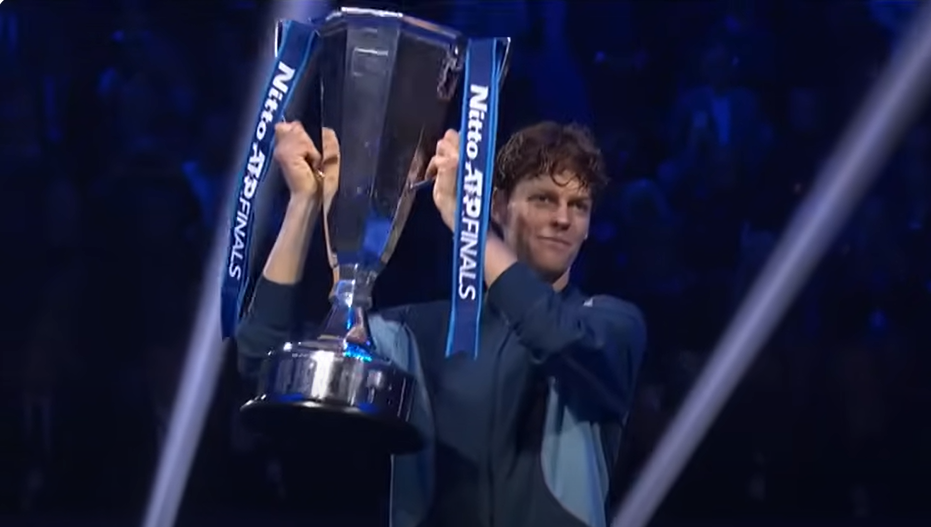Jannik Sinner supera Fritz, conquista ATP Finals e encerra 2024 em grande estilo