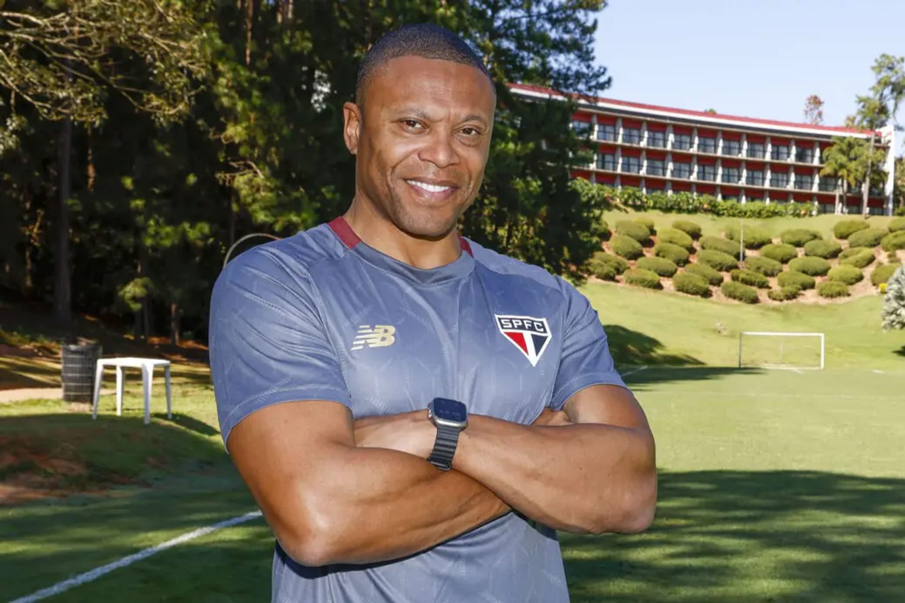 São Paulo anuncia Júlio Baptista como técnico do sub-20 e aposta em ídolo para formar talentos
