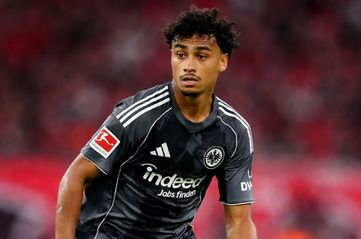 Bayern de Munique anuncia Nathaniel Brown por R$ 327 milhões e reforça defesa para a nova temporada